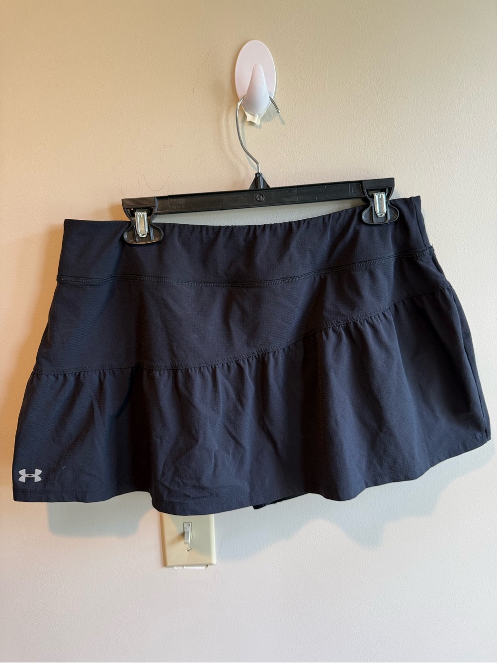 Under Armour Black Heat Gear Skort, size Large